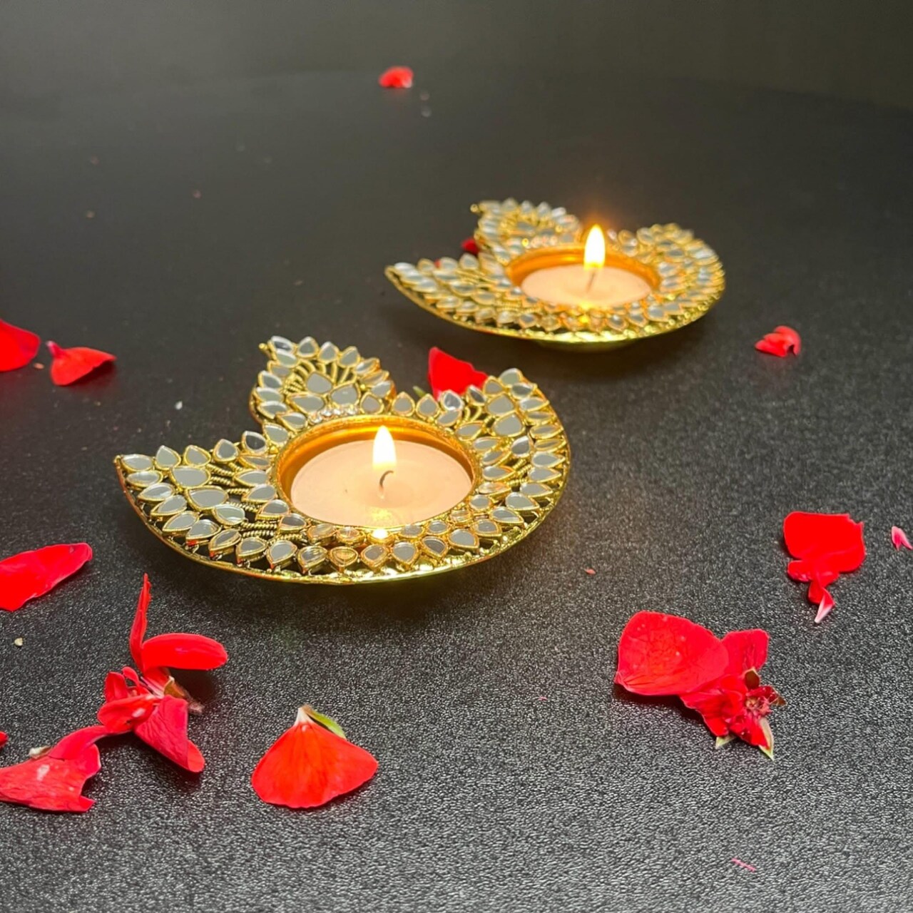 Metal Diya-shaped Candle Holder Decorative T-light Candle Holder with Glass Work Diwali Diya for Puja Kuthu Vilakku Home Temple Decor Deepawali Decoration Lantern Housewarming Return Gift